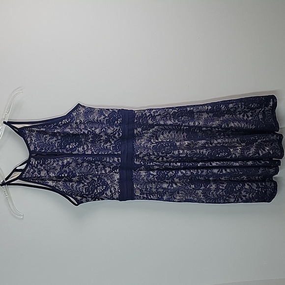 Elegant Navy Lace Dress - Picture 2 of 8